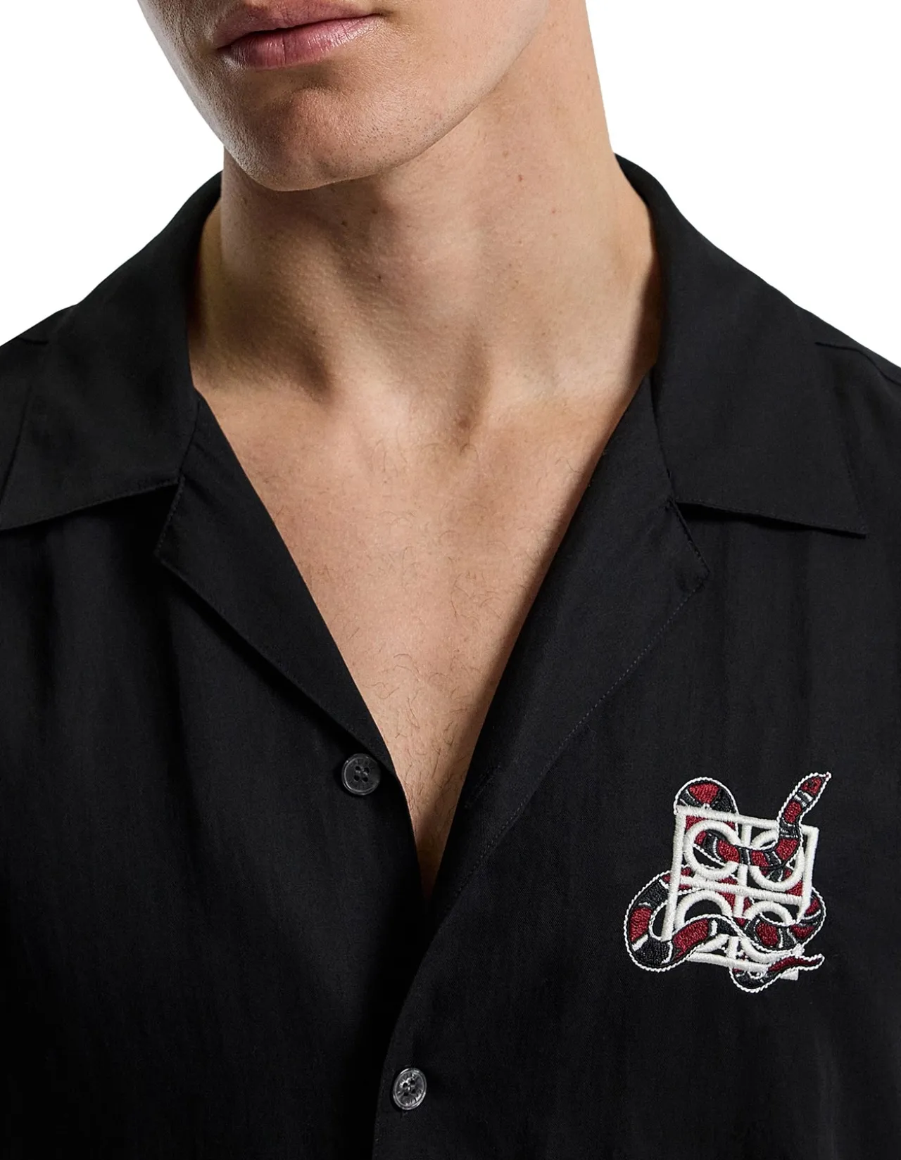 SNAKE EMBROIDERED SS SHIRT