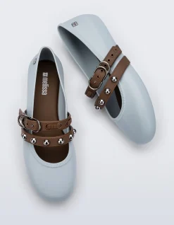 SOFT BALLERINA STUDS