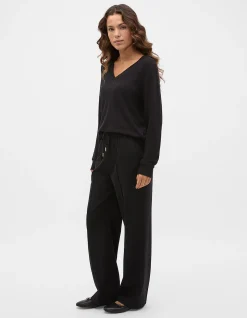 SUPERSOFT V NECK TOP