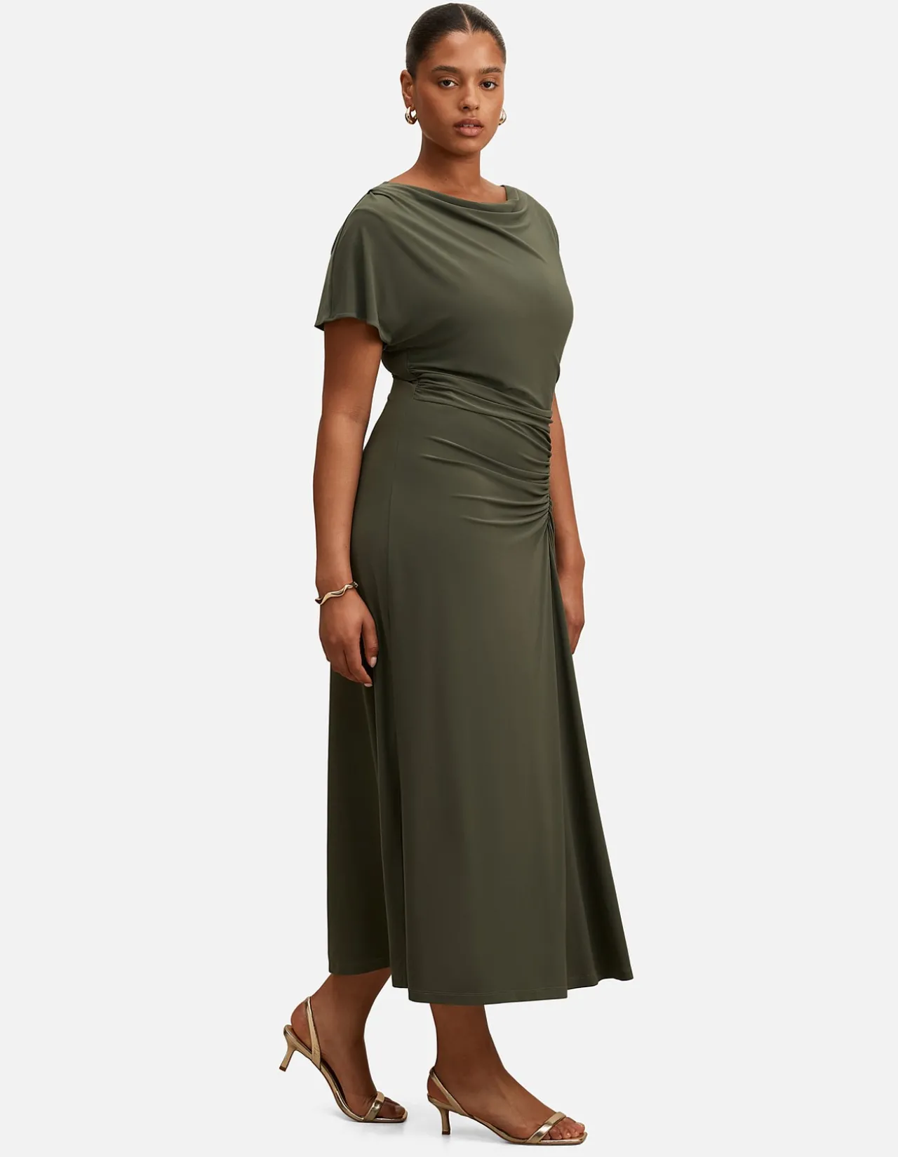 TAHNEE CURVE GROWN ON SLEEVES MAXI DRESS
