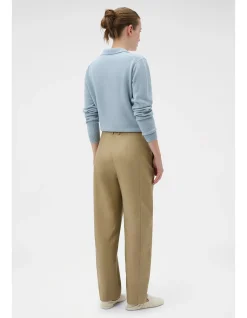 Tailored Curved Leg Pant