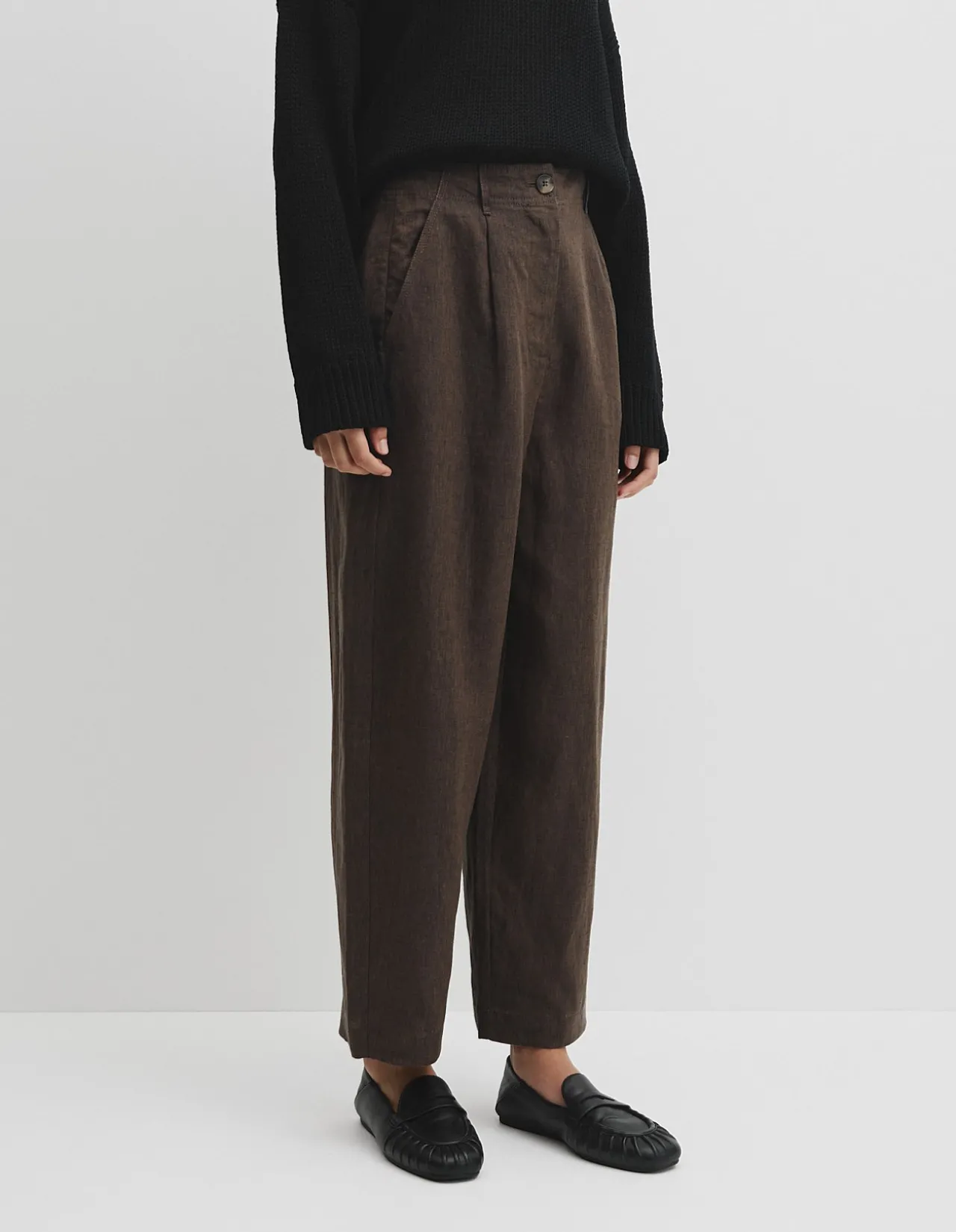 Tapered Linen Pant