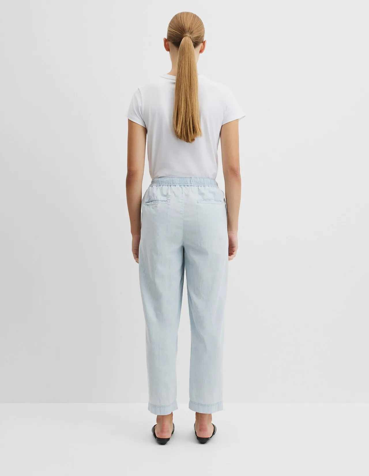 Tapered Chambray Pintuck Pant
