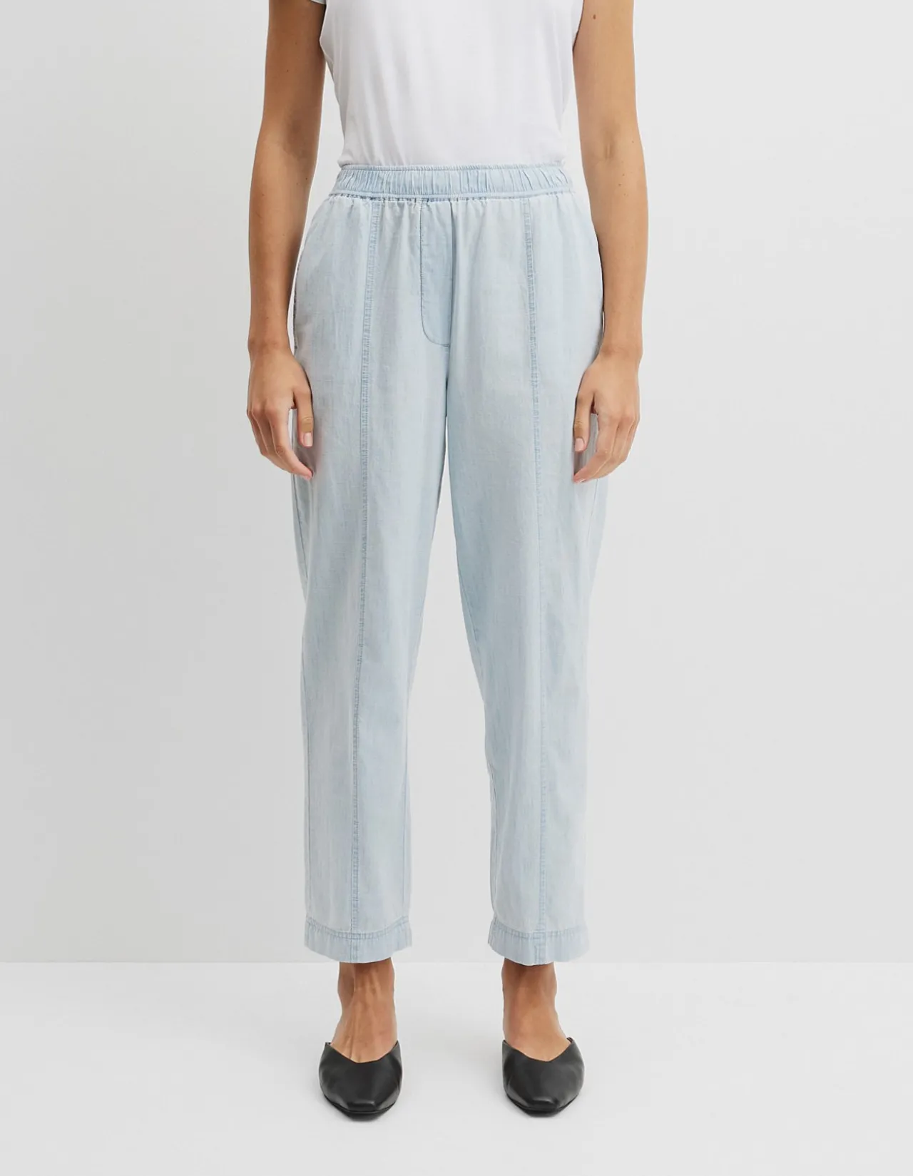 Tapered Chambray Pintuck Pant