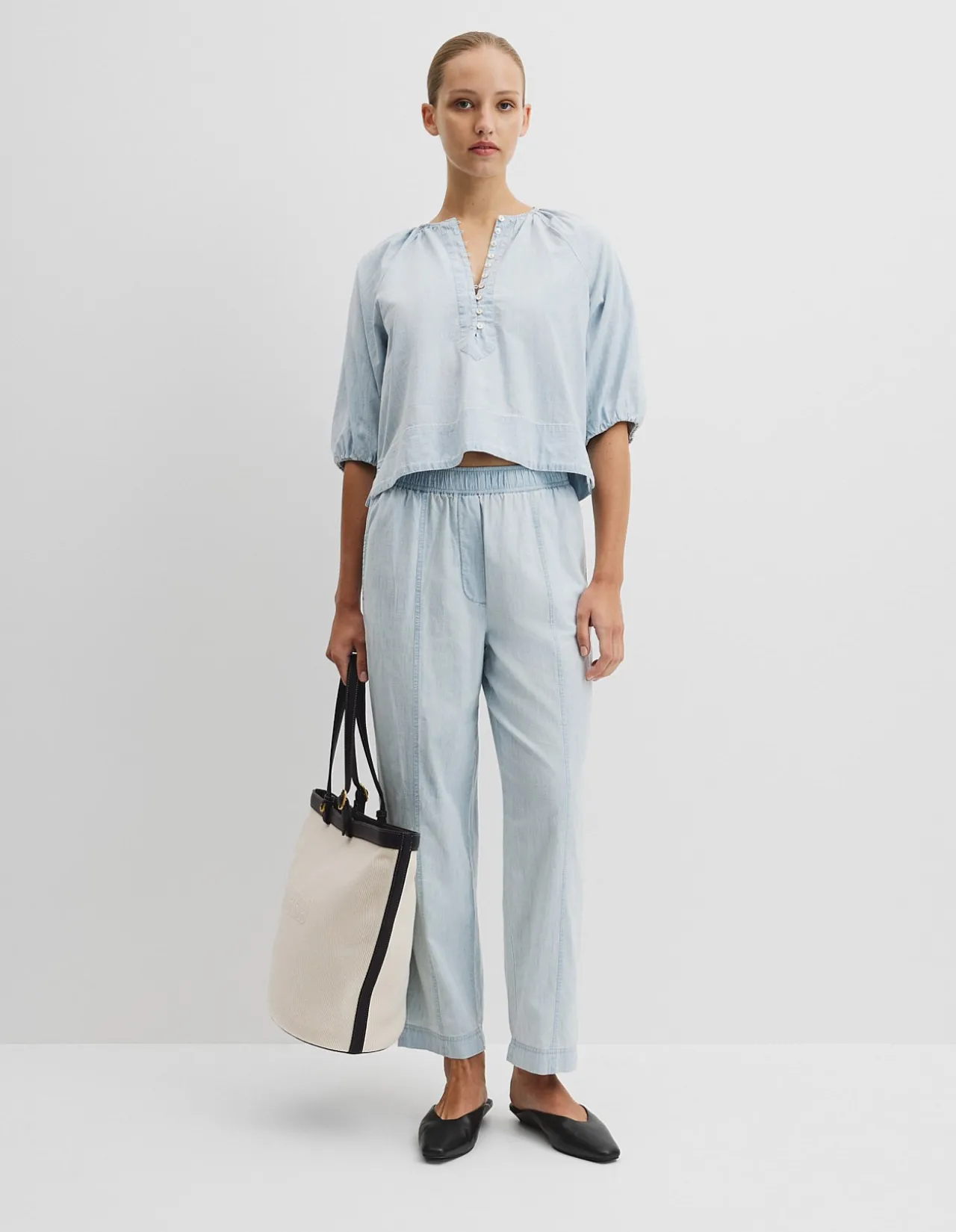 Tapered Chambray Pintuck Pant