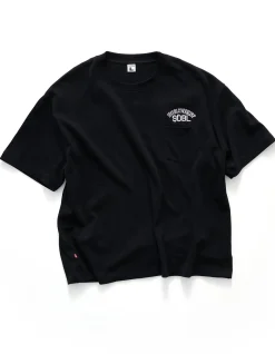 TEAM HEAVYWEIGHT POCKET T-SHIRT