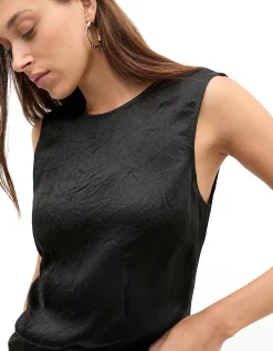 TEXTURED SATIN TOP