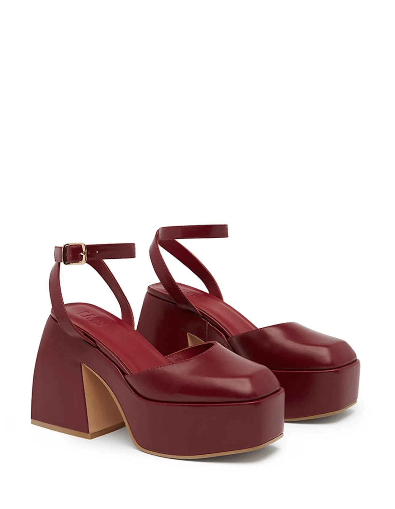 THE TWIGGY RED PLATFORM