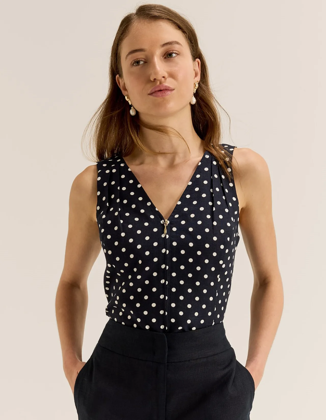 TIA SPOT VEST TOP