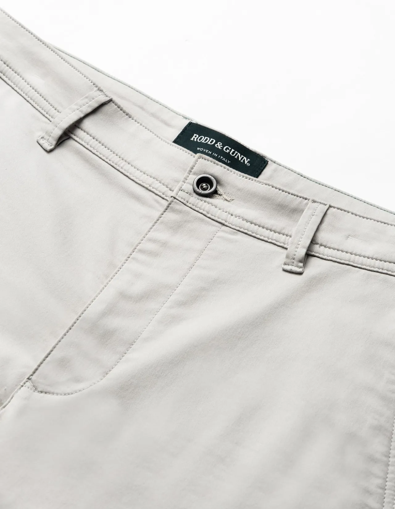 TONGARIRO SPORTS FIT 9" SHORT - SAND