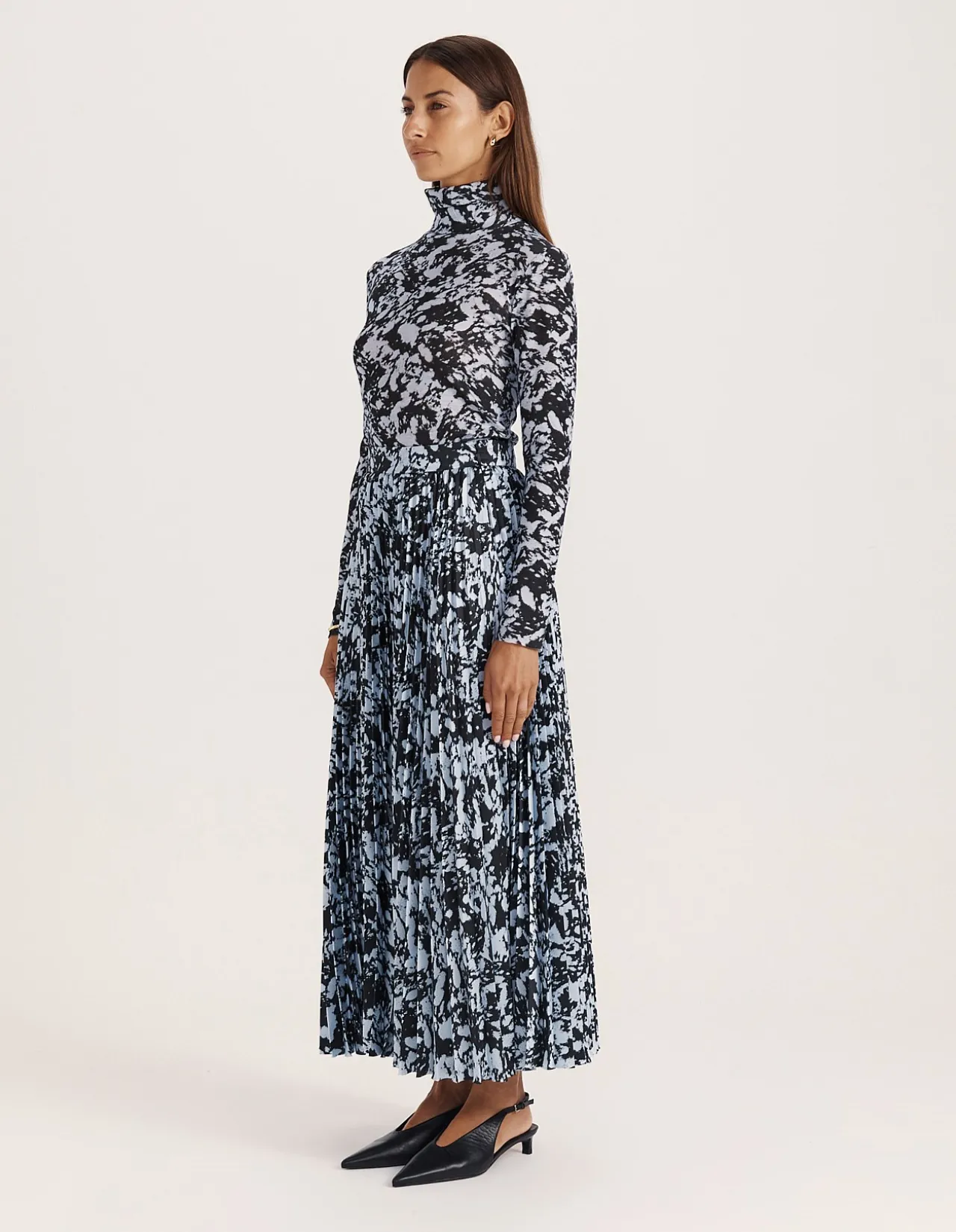 TRUFFLE PLEATED MIDI SKIRT