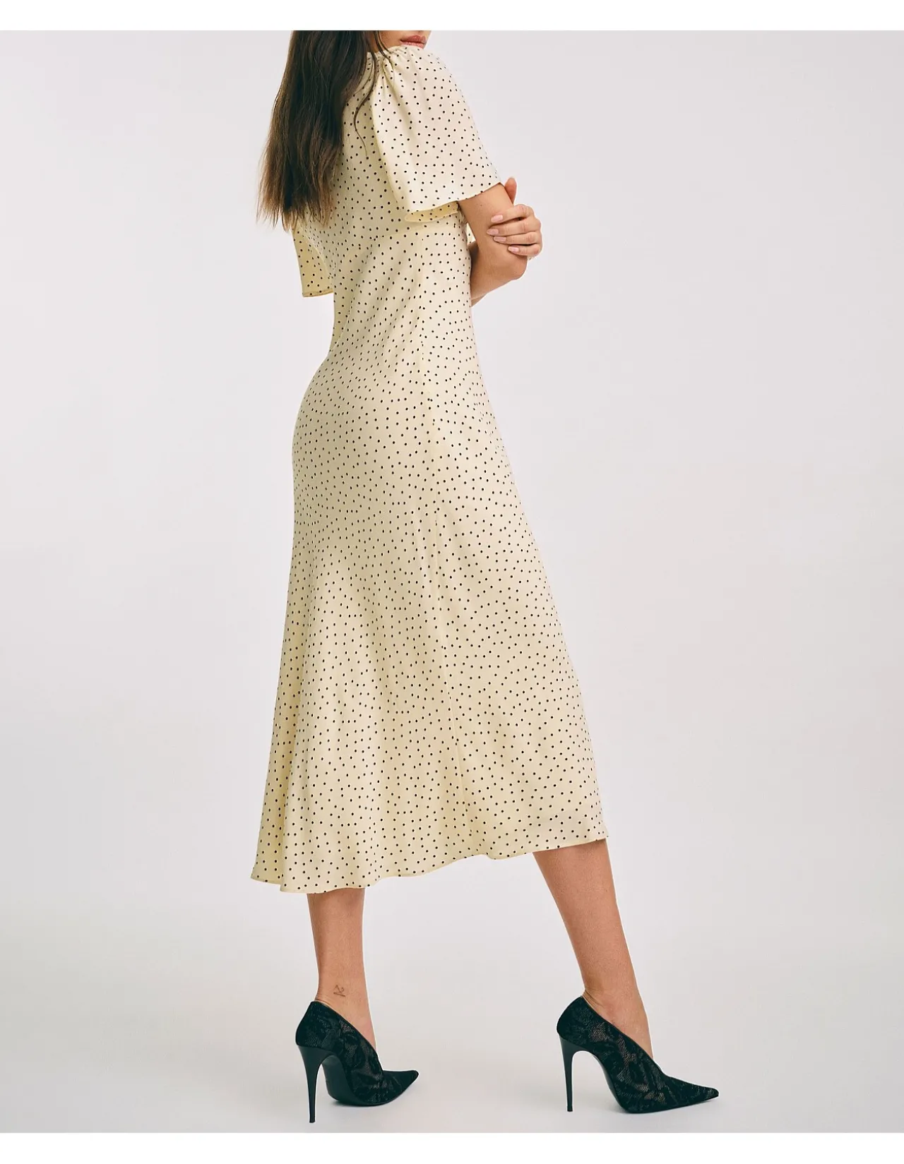 TYRA V NECK SS MIDI DRESS