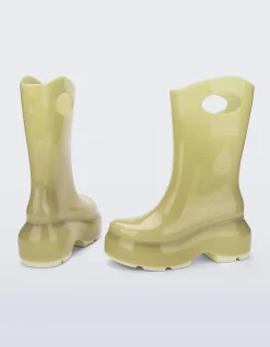 ULTRA BOOT
