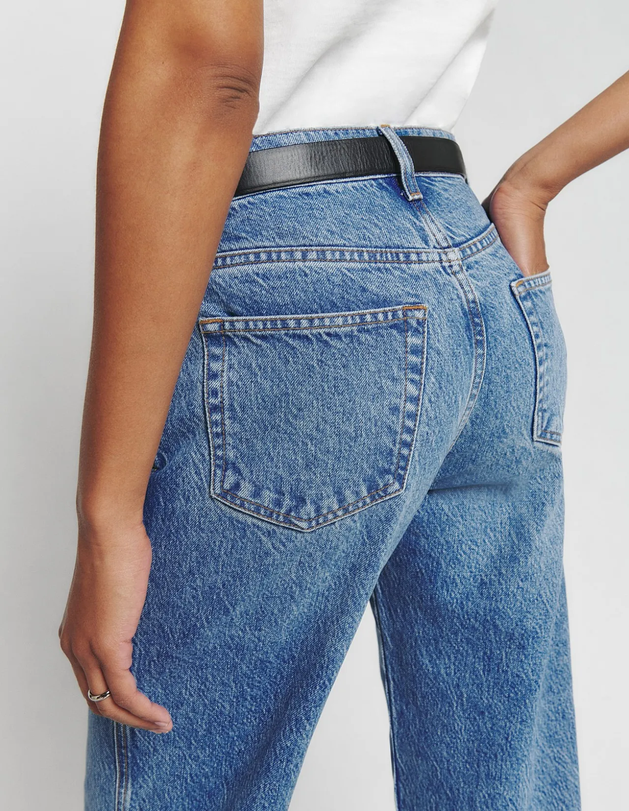 VAL MID RISE STRAIGHT LEG JEANS