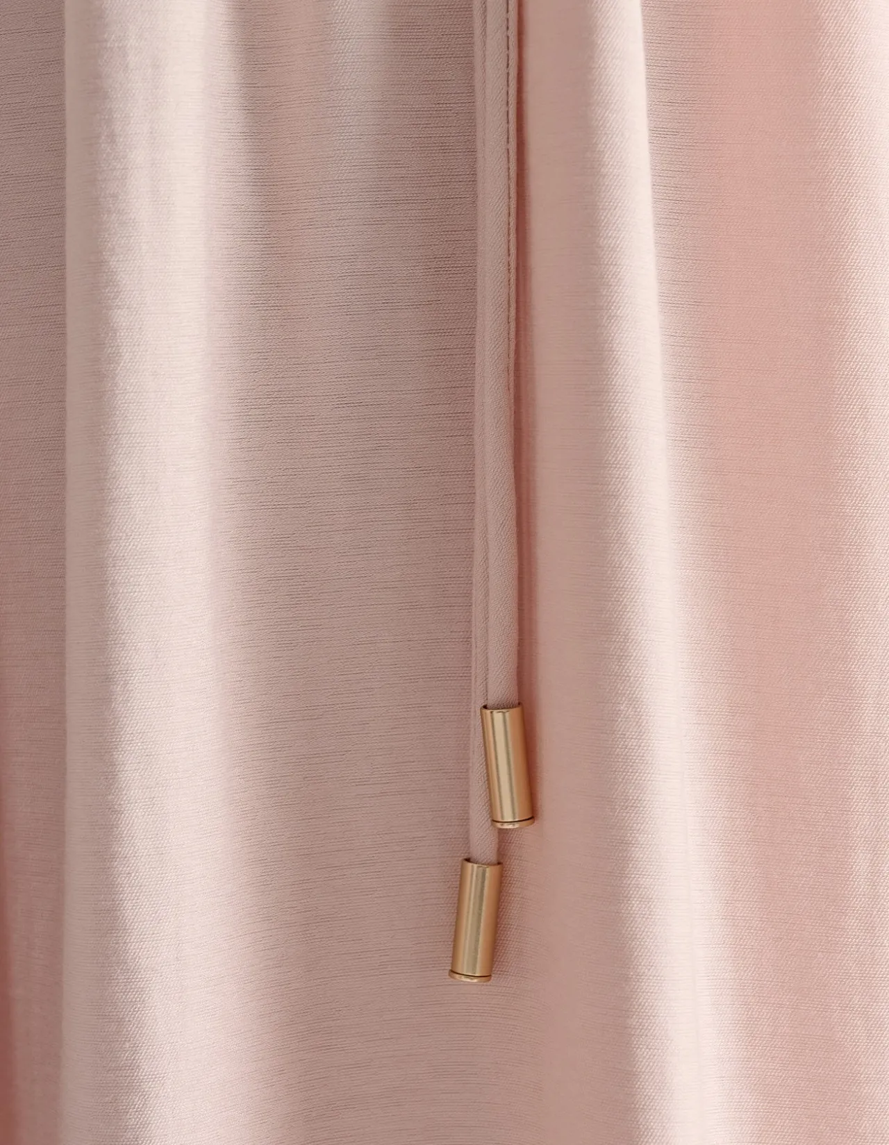 V NECK BELTED DRESS