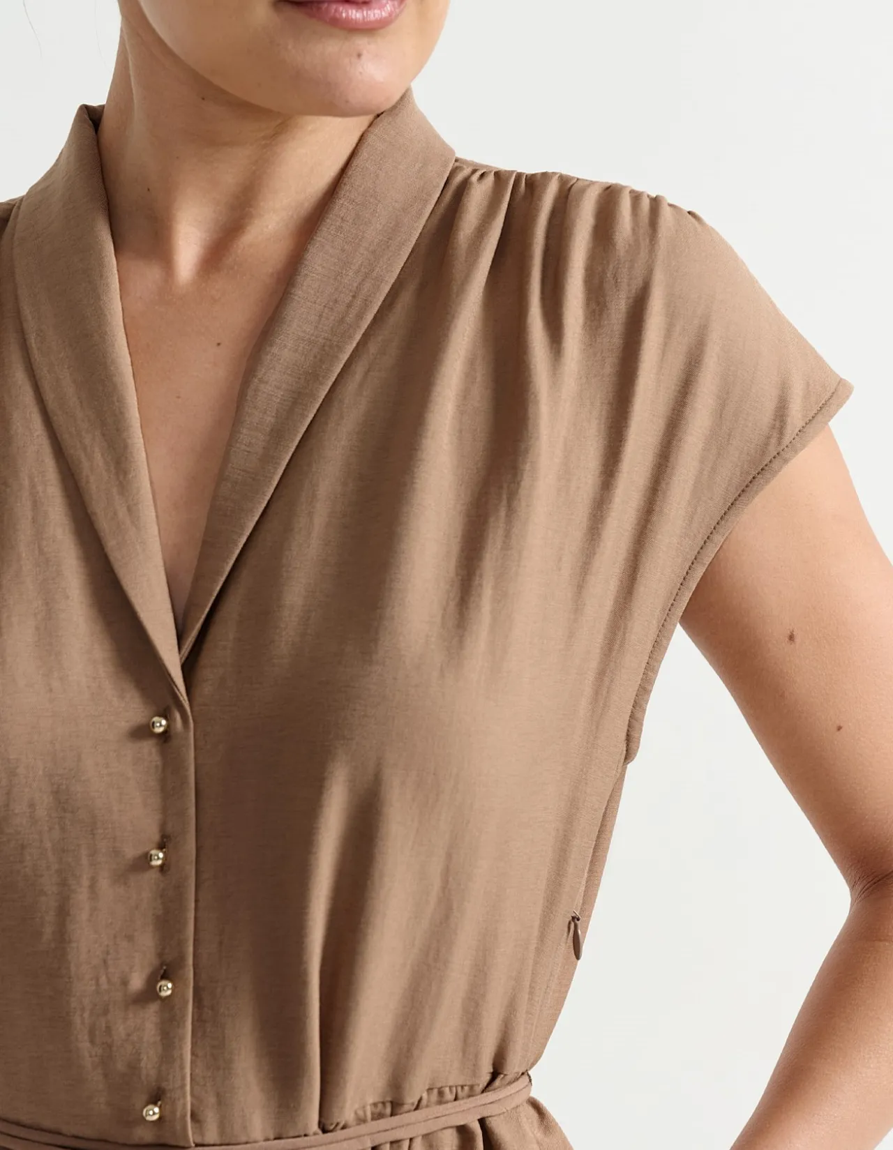 V NECK BELTED DRESS