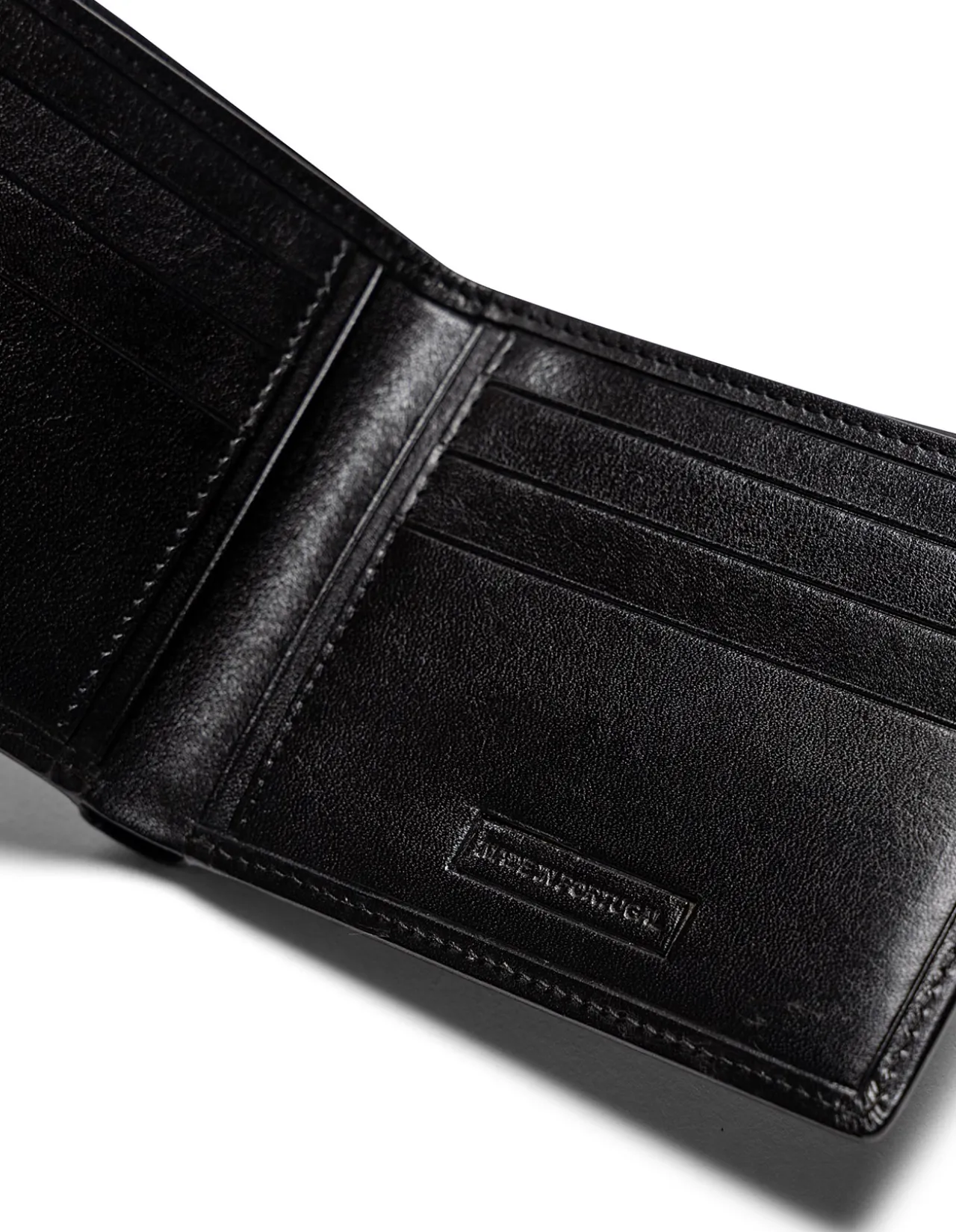 Wakefield Bi-Fold Wallet - Nero