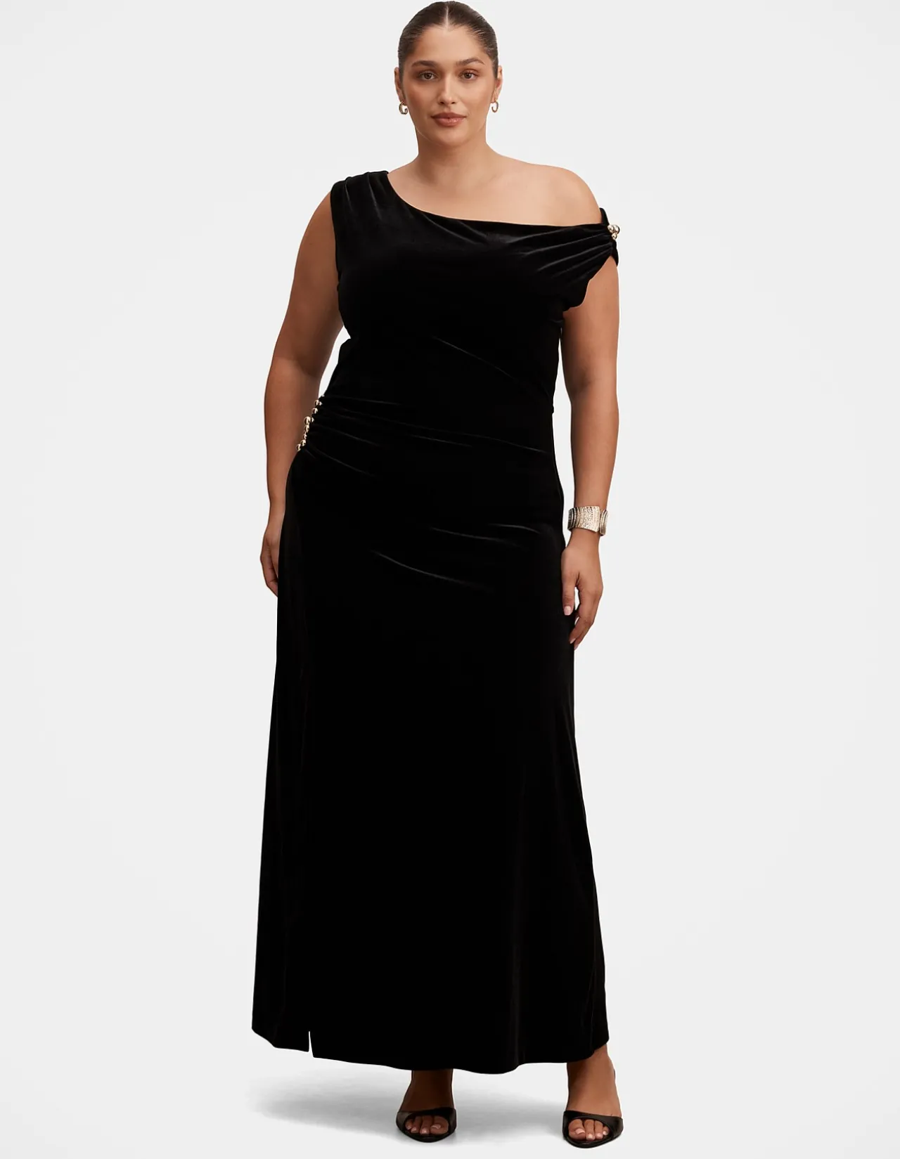 WINSLET CURVE OFF SHOULDER VELVET GOWN