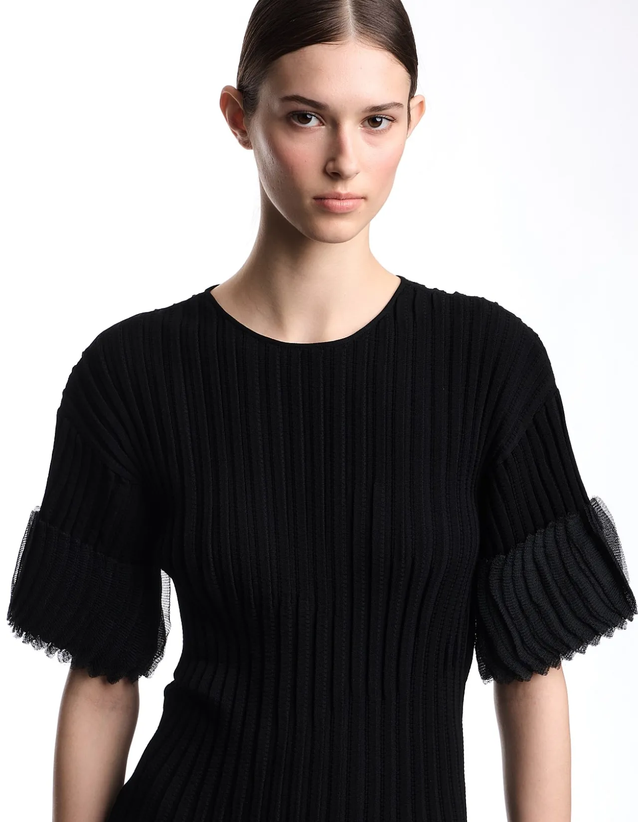 WOMAN'S RIBBED KNITWEAR WITH PLEATED SLEEVES