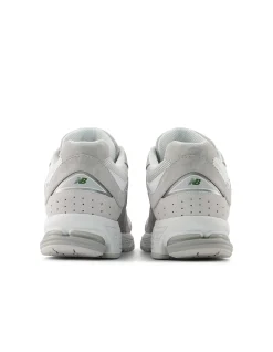 WOMEN'S 2002 SNEAKER