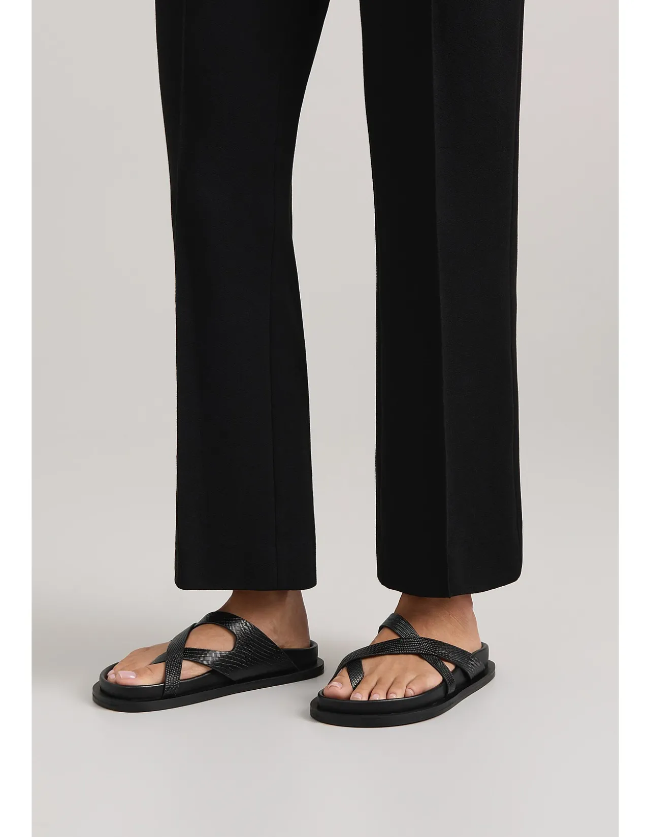 WOMEN'S CLAUDE SANDAL