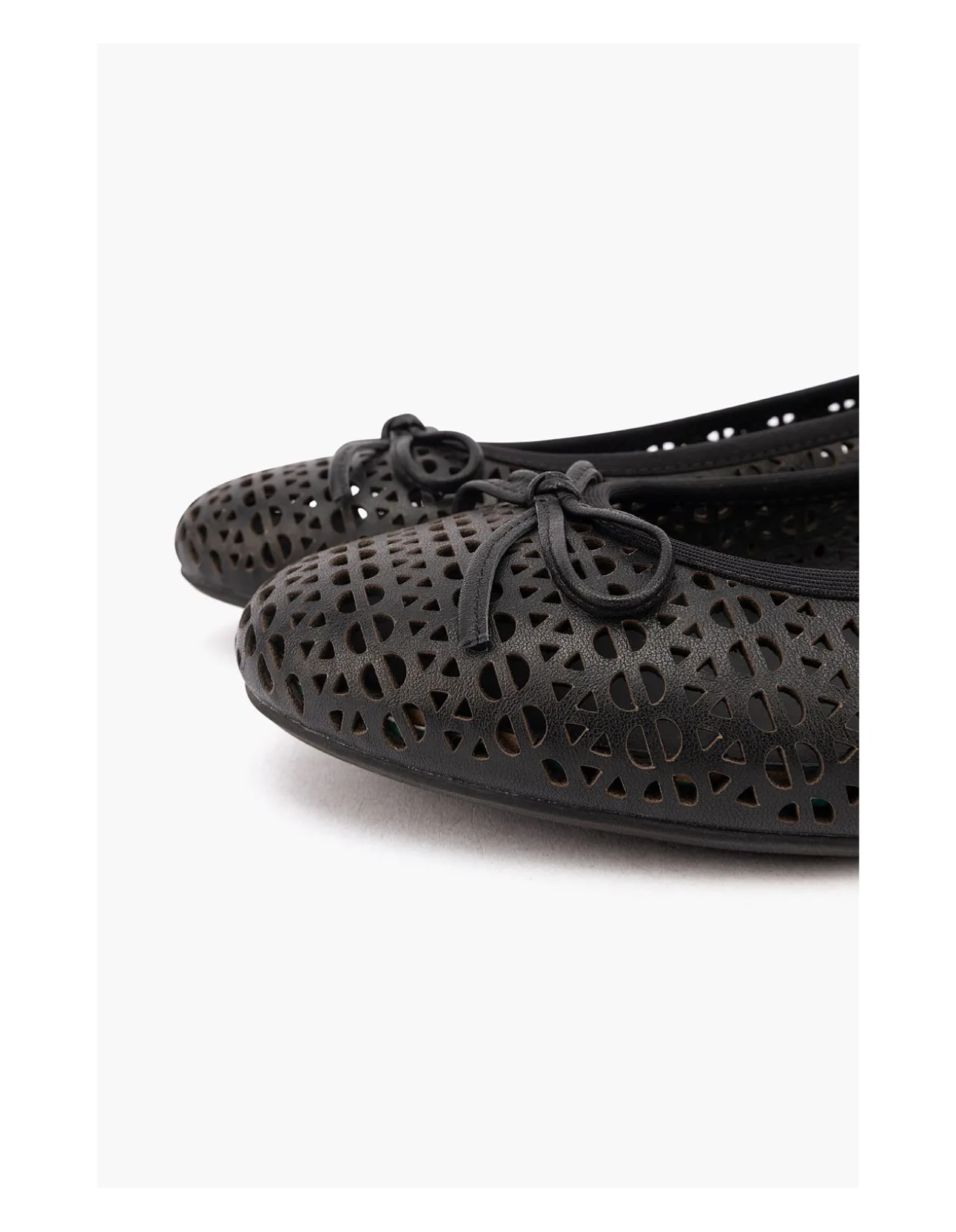 WOMEN'S NOVA SHOE