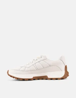 WOMEN'S Sneaky SNEAKER