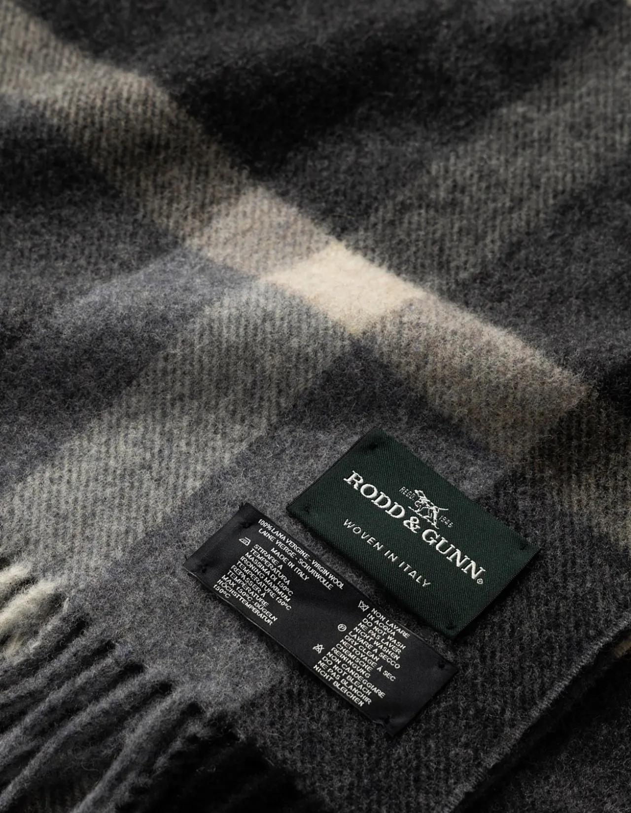 ZQ0262 JED VALLEY SCARF/GRIGIO
